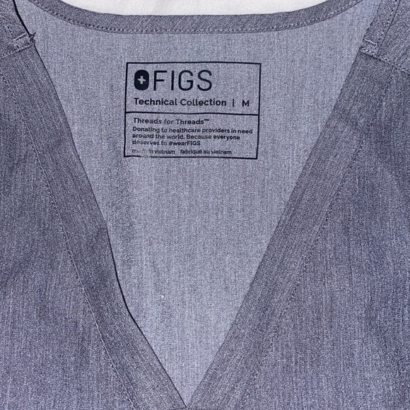 FIGS Graphite Casma Scrub Top - Picture 2 of 5